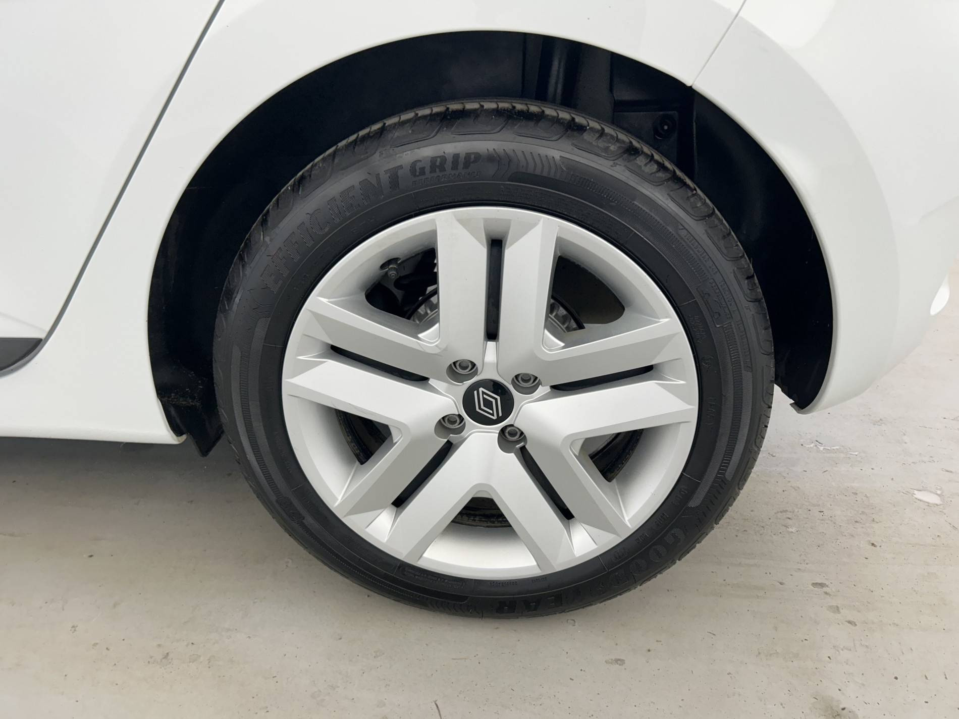 Vente en ligne Renault Clio 5 Clio TCe 90 au prix de 14 990 €