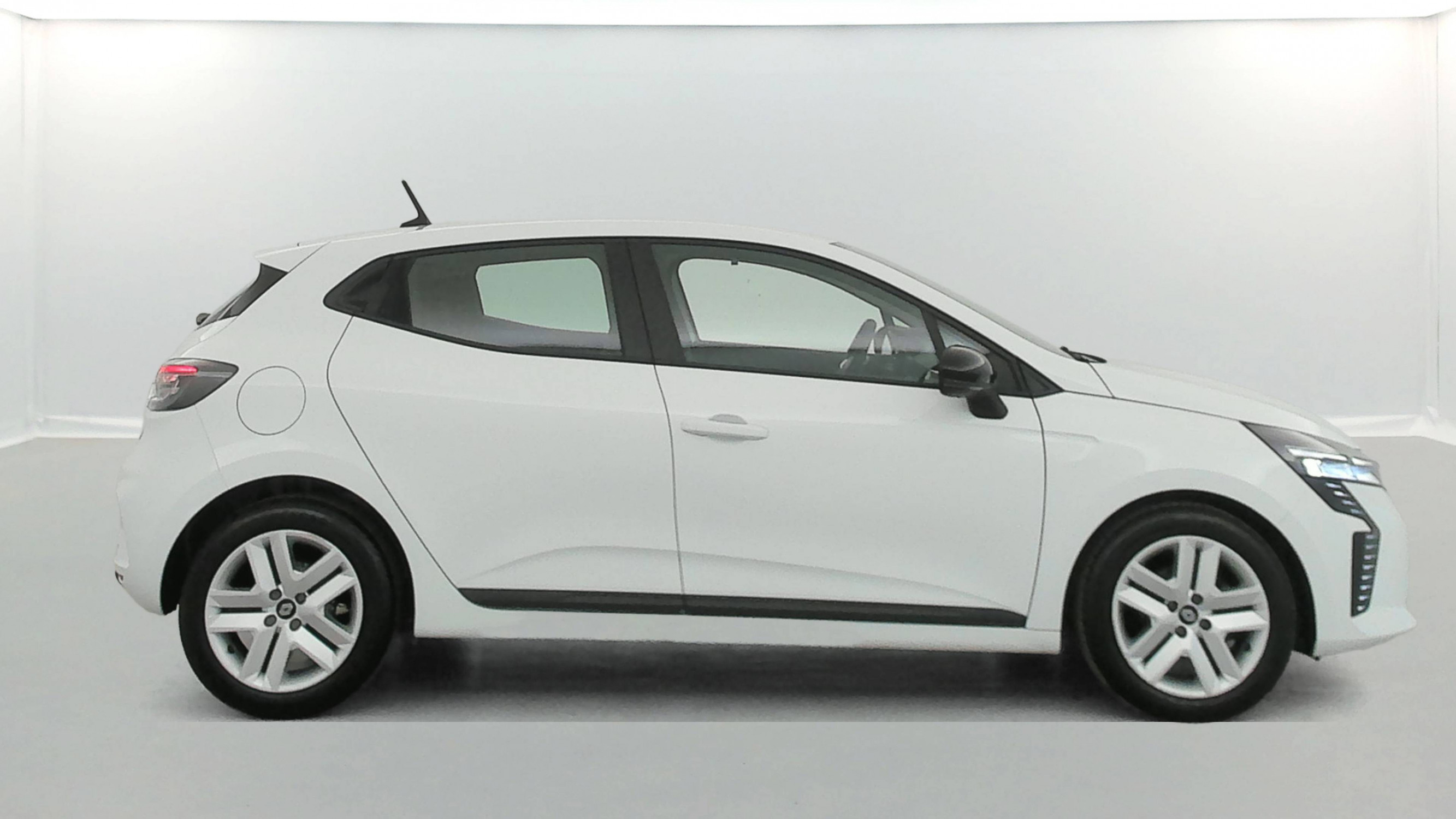 Vente en ligne Renault Clio 5 Clio TCe 90 au prix de 14 990 €