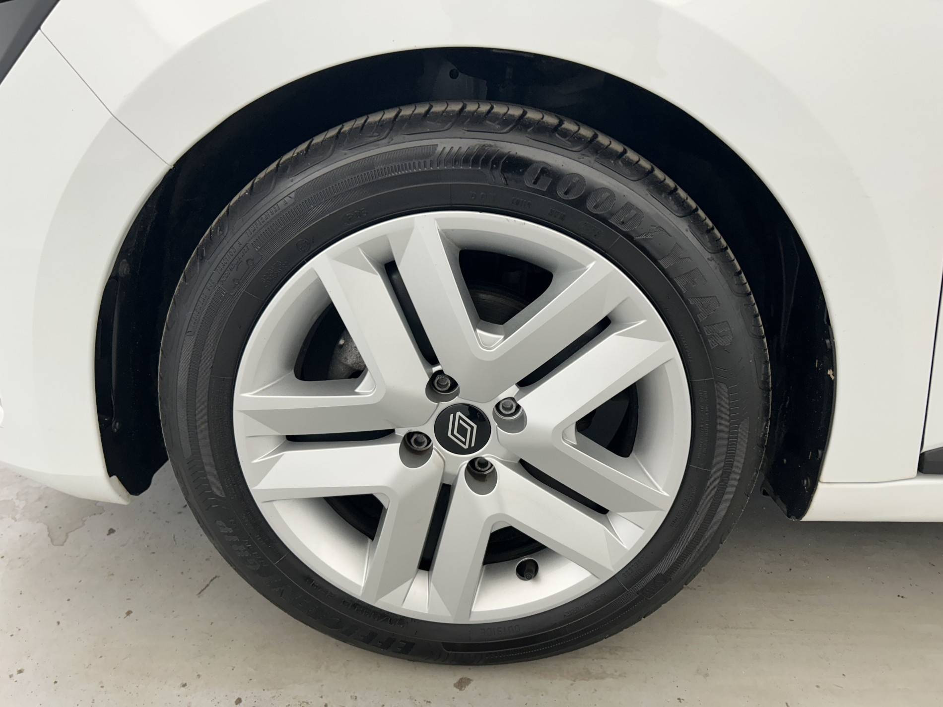 Vente en ligne Renault Clio 5 Clio TCe 90 au prix de 14 990 €