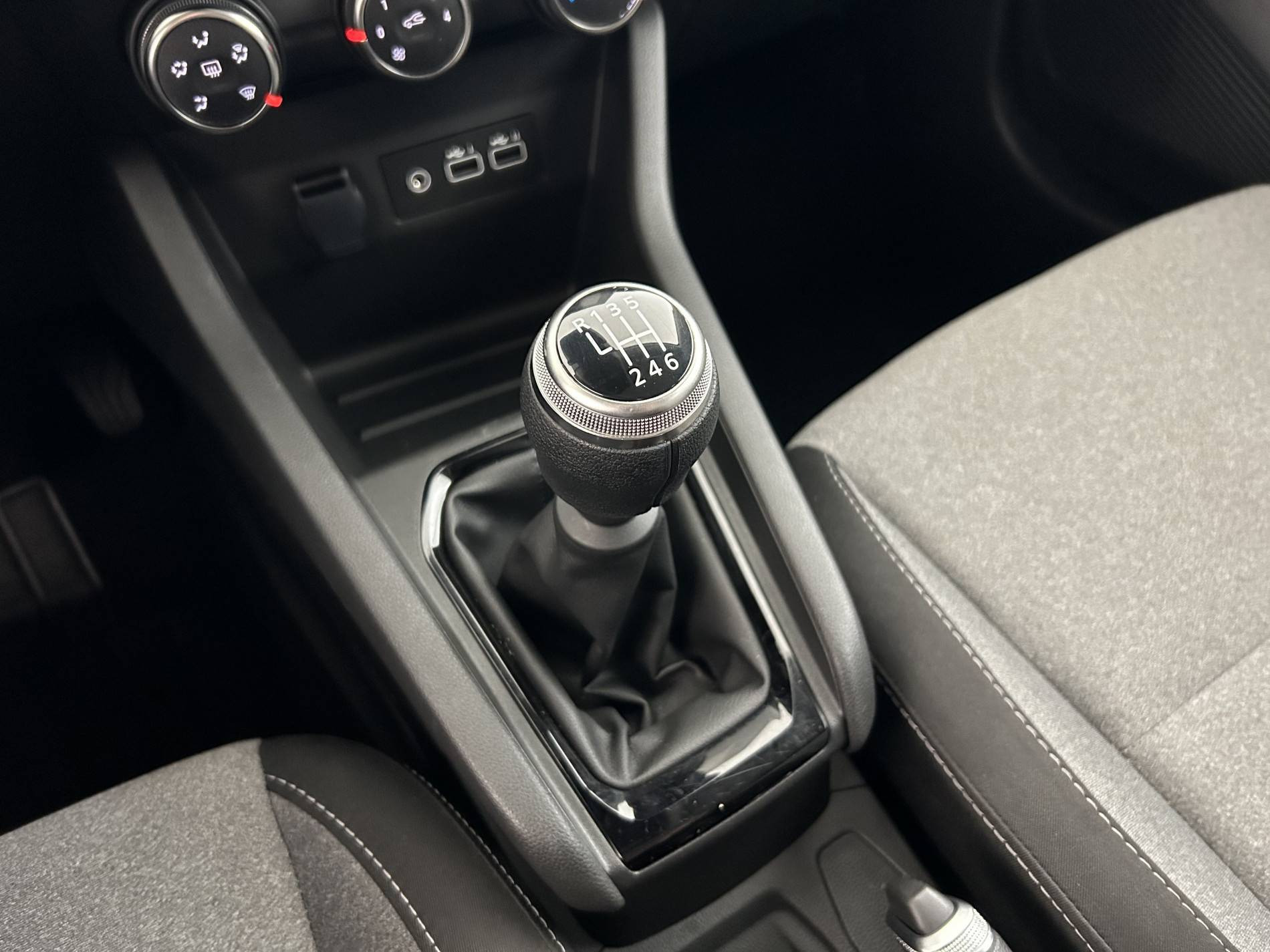 Vente en ligne Renault Clio 5 Clio Blue dCi 100 ch GSR2 au prix de 19 590 €