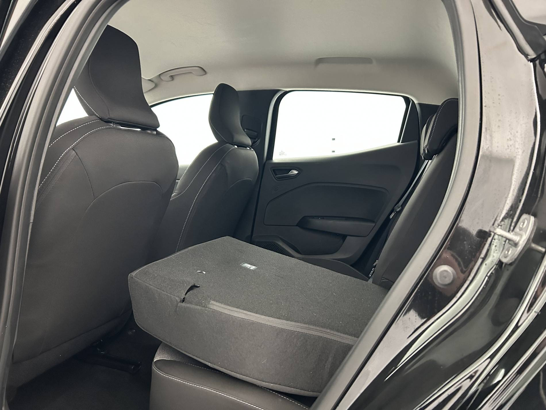 Vente en ligne Renault Clio 5 Clio Blue dCi 100 ch GSR2 au prix de 19 590 €