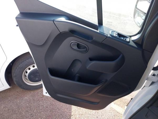 Vente en ligne Renault Master 3 Fourgon MASTER FGN TRAC F3500 L2H2 BLUE DCI 135 au prix de 35 910 €