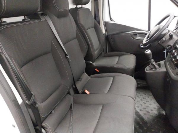 Vente en ligne Renault Trafic 3 Fourgon TRAFIC FGN L1H1 1000 KG DCI 120 au prix de 21 660 €