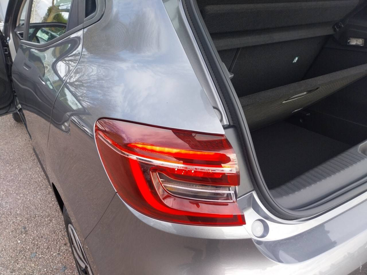 Vente en ligne Renault Clio 5 Clio TCe 90 au prix de 14 990 €