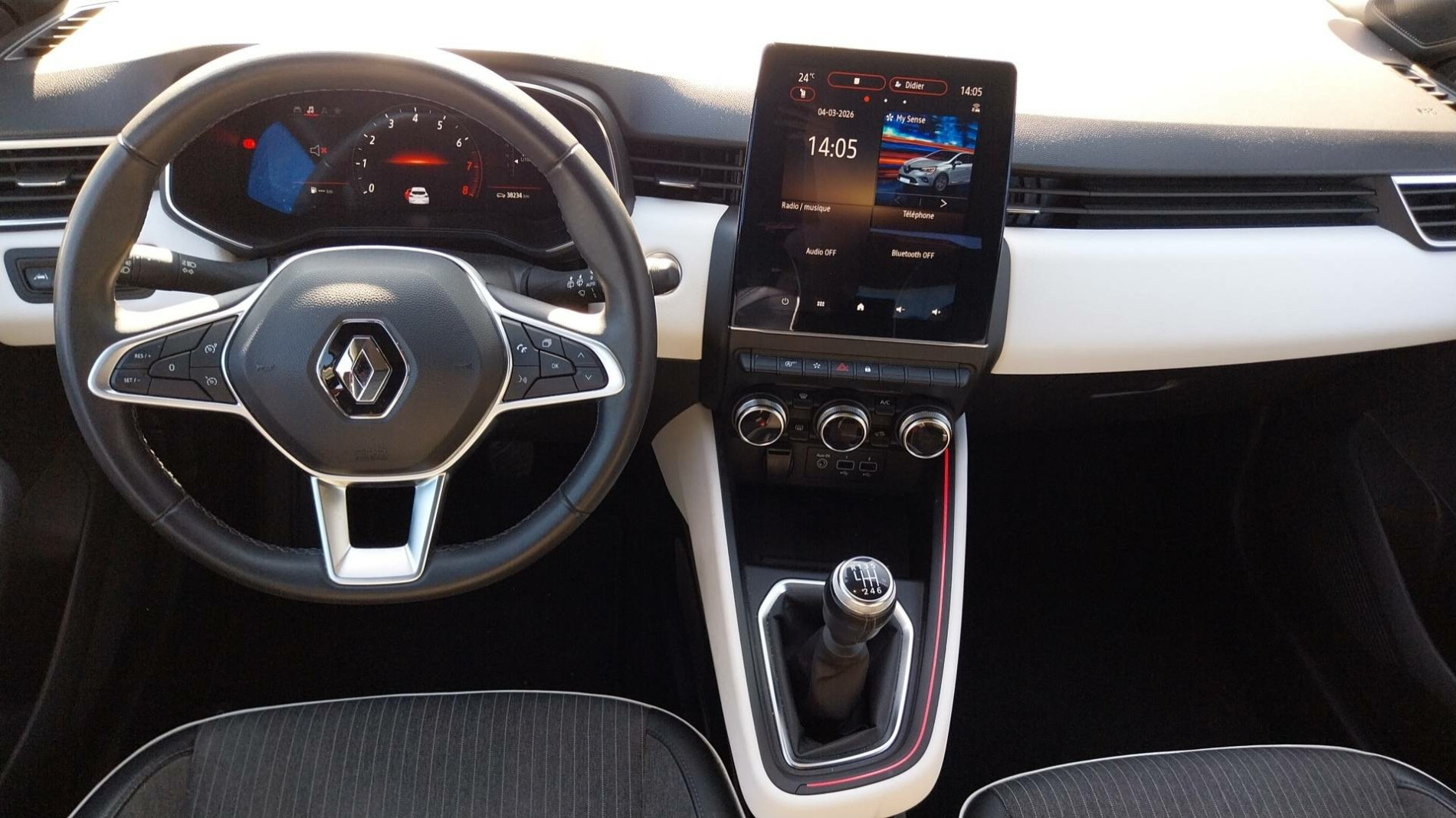 Vente en ligne Renault Clio 5 Clio TCe 90 au prix de 15 990 €