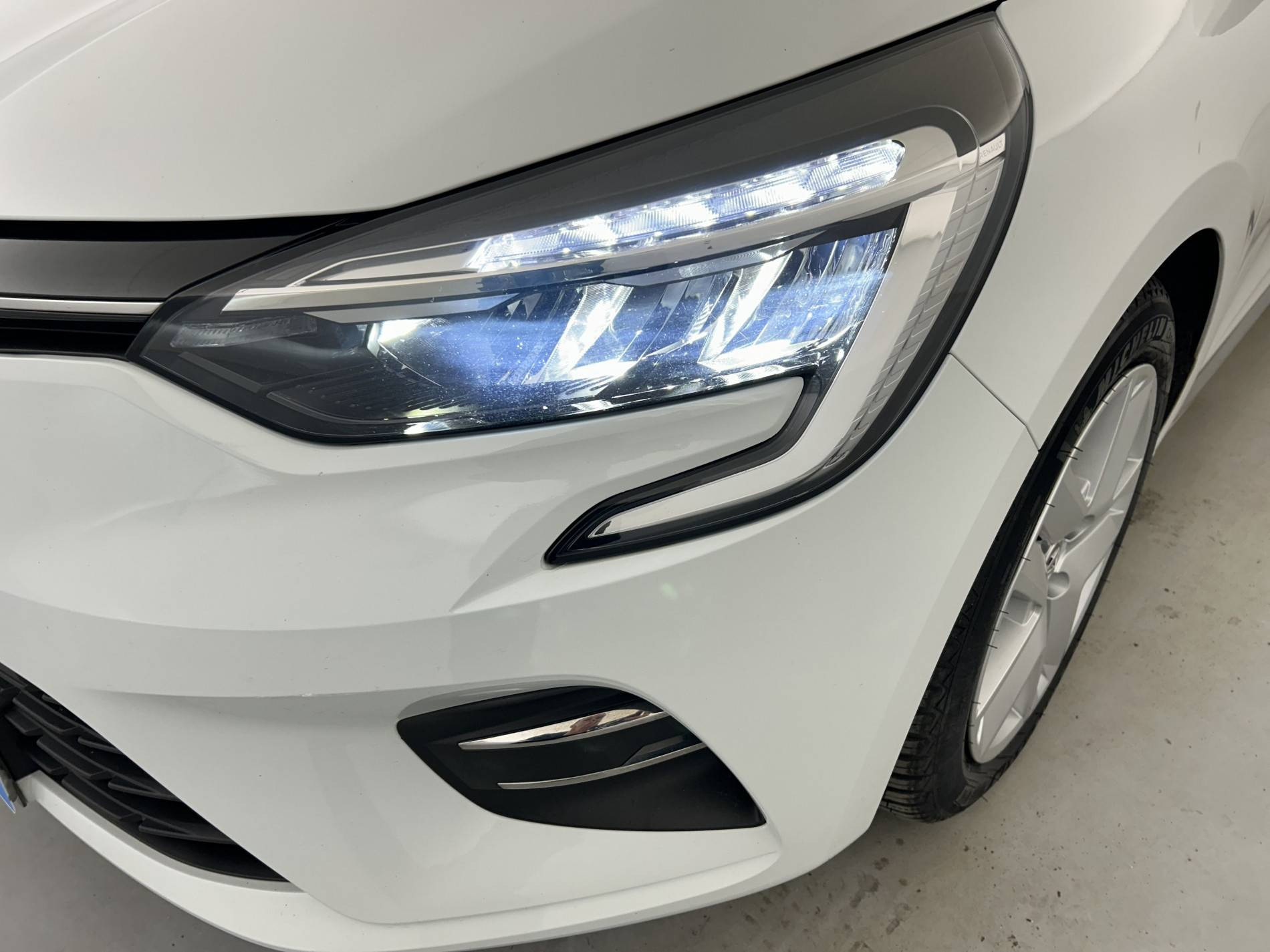 Vente en ligne Renault Clio 5 Clio TCe 90 X-Tronic - 21N au prix de 14 990 €