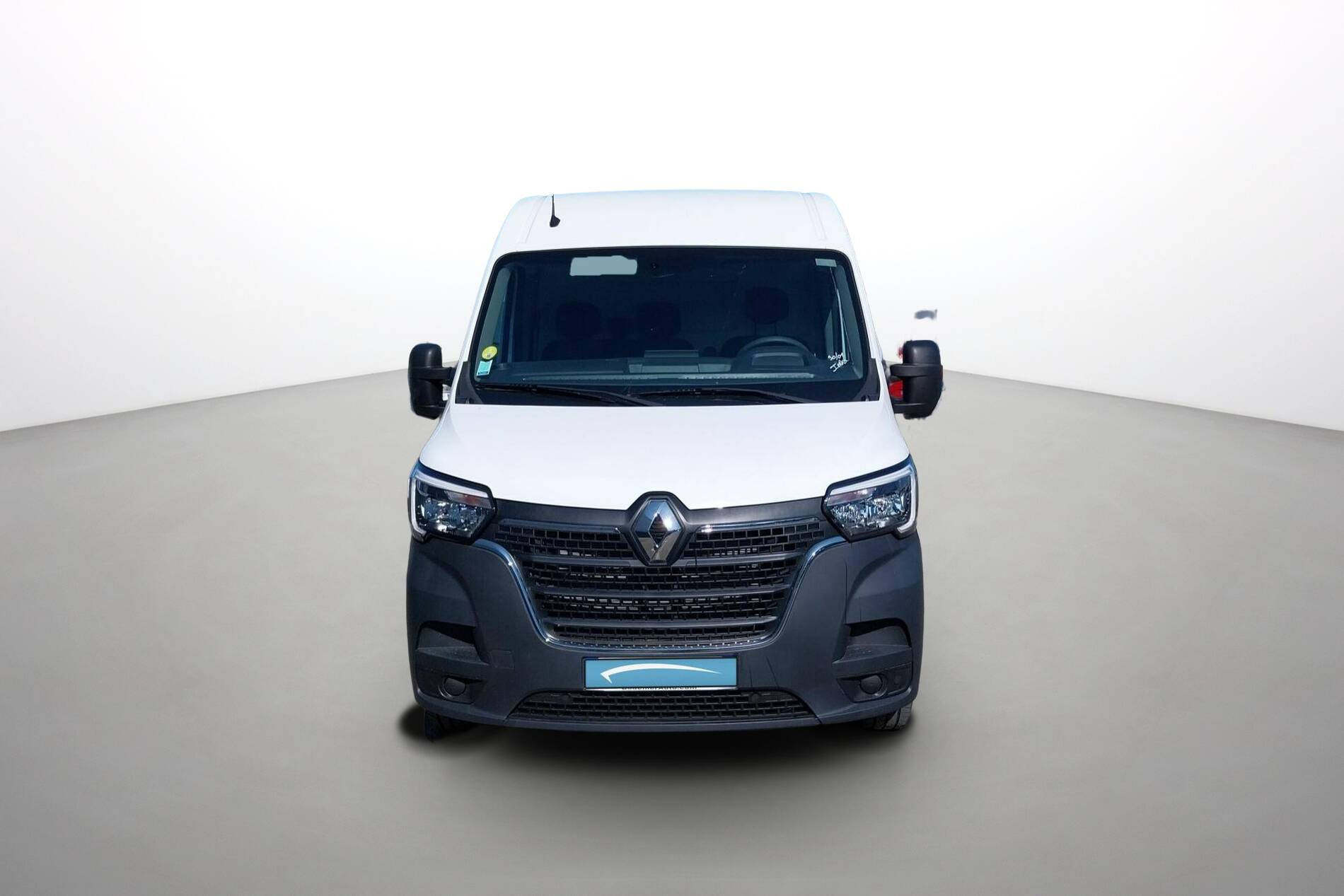 Vente en ligne Renault Master Fourgon MASTER FGN TRAC F3500 L2H2 BLUE DCI 135 au prix de 27 990 €