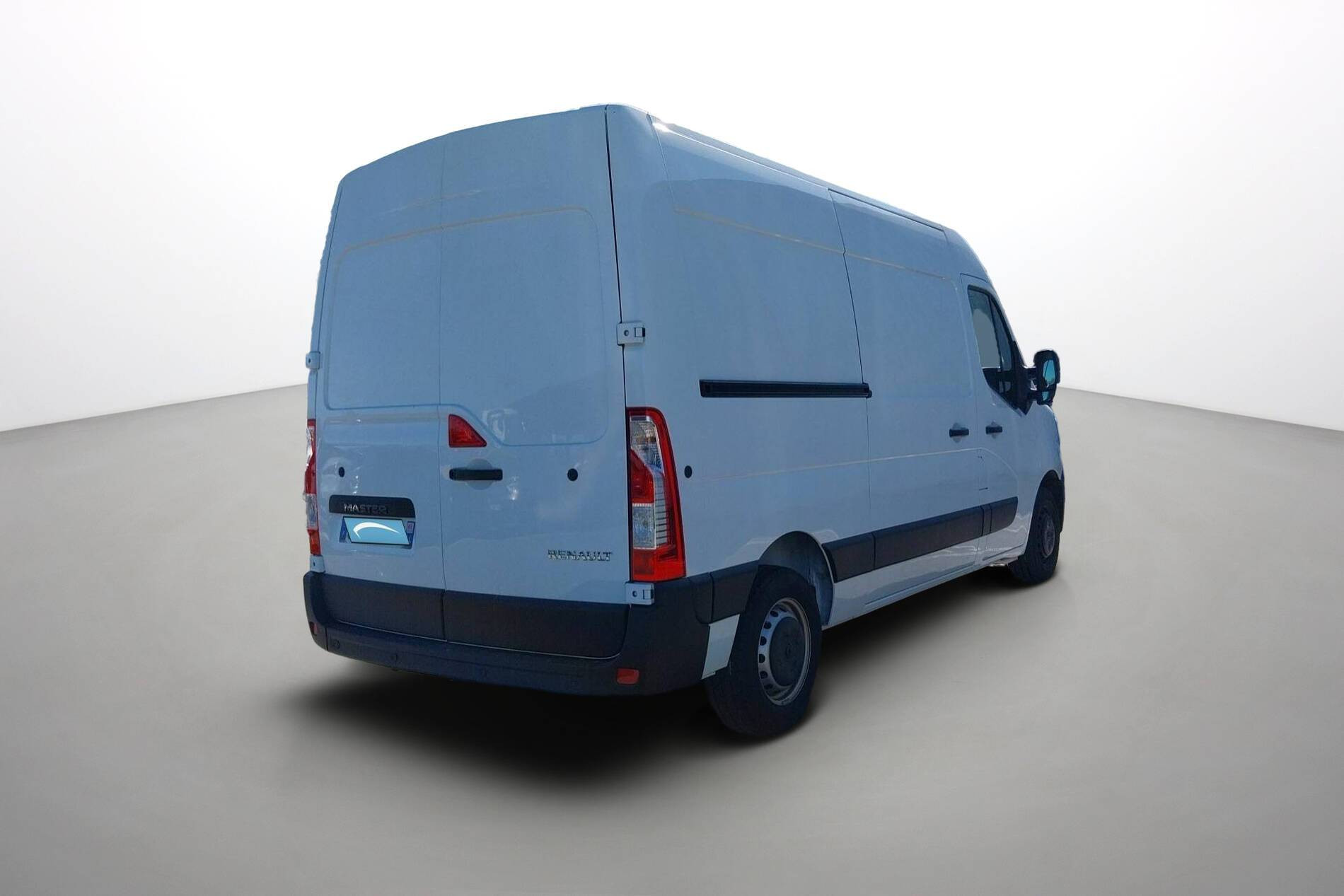 Vente en ligne Renault Master Fourgon MASTER FGN TRAC F3500 L2H2 BLUE DCI 135 au prix de 27 990 €