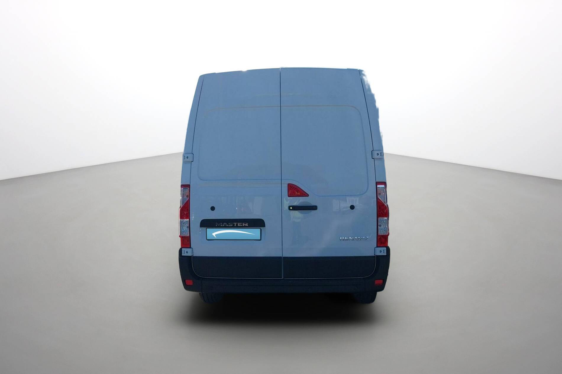 Vente en ligne Renault Master Fourgon MASTER FGN TRAC F3500 L2H2 BLUE DCI 135 au prix de 27 990 €