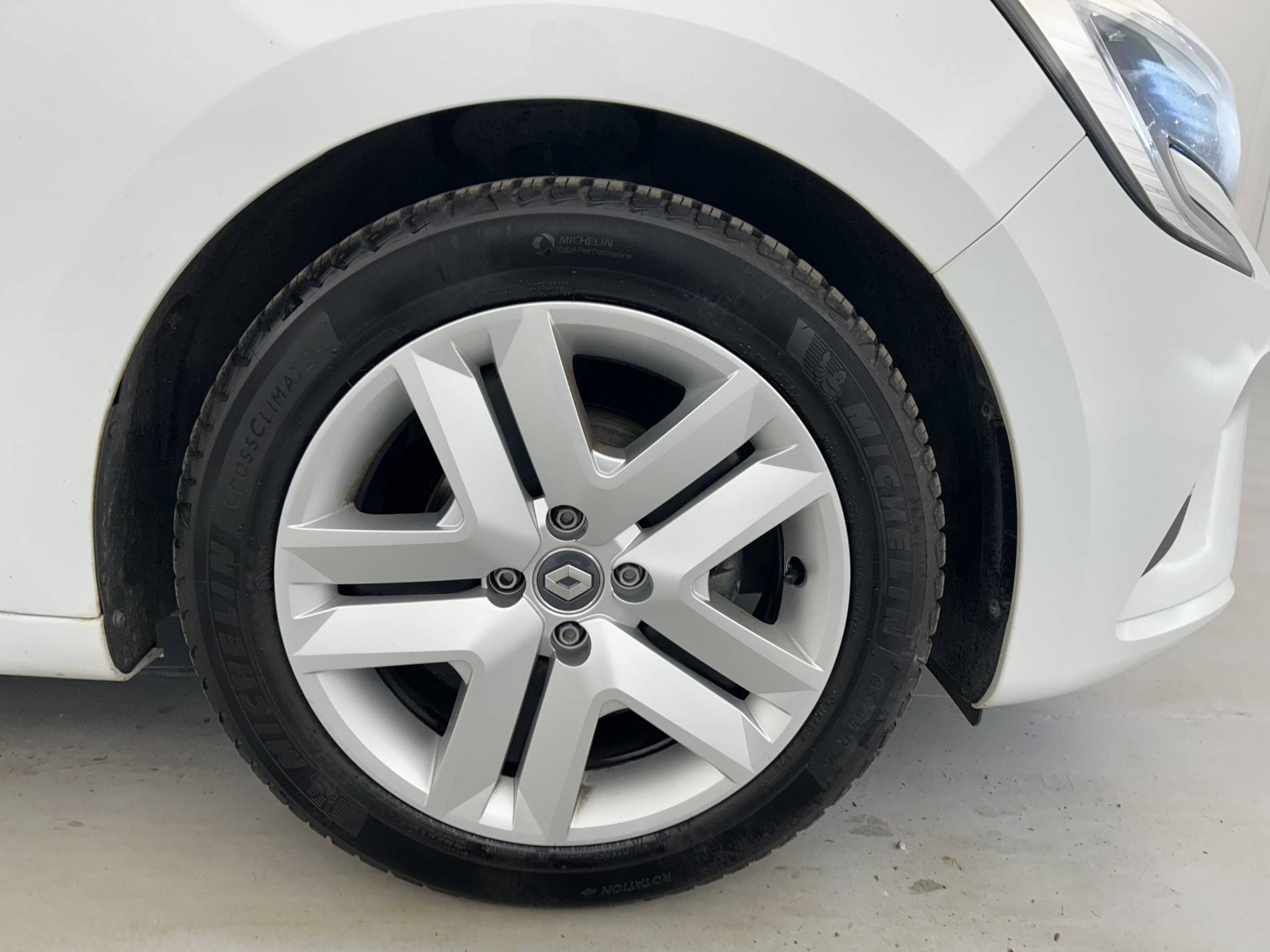 Vente en ligne Renault Clio 5 Clio TCe 90 X-Tronic - 21N au prix de 14 990 €