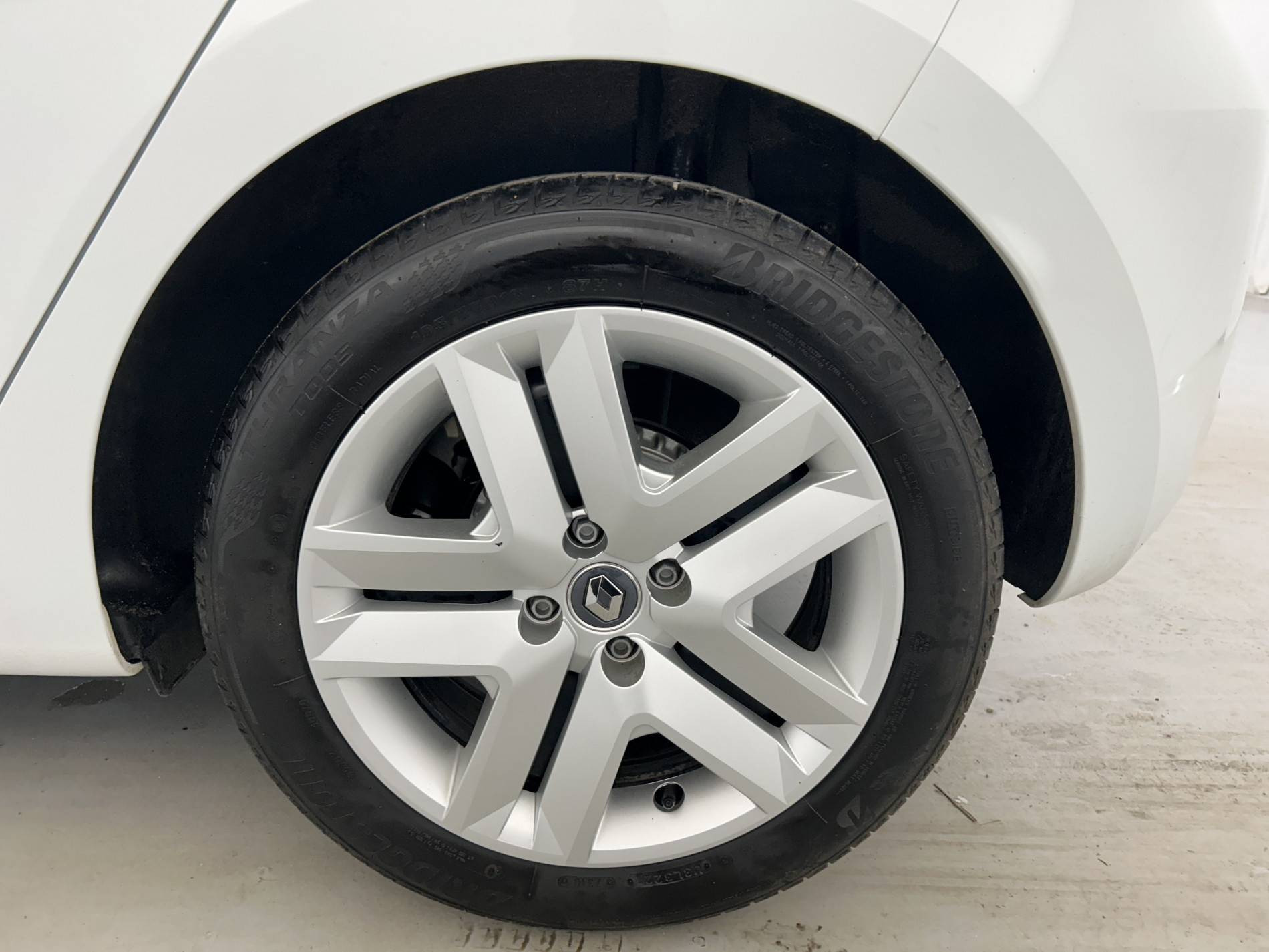 Vente en ligne Renault Clio 5 Clio TCe 90 X-Tronic - 21N au prix de 14 990 €