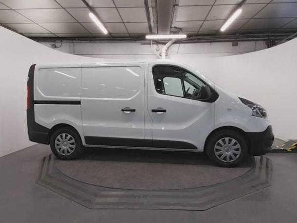 Vente en ligne Renault Trafic 3 Fourgon TRAFIC FGN L1H1 1000 KG DCI 145 ENERGY EDC au prix de 26 990 €