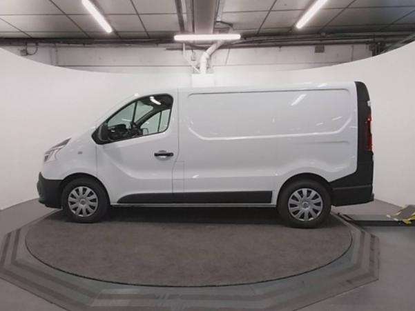 Vente en ligne Renault Trafic 3 Fourgon TRAFIC FGN L1H1 1000 KG DCI 145 ENERGY EDC au prix de 26 990 €