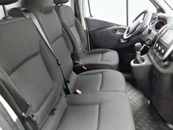 Vente en ligne Renault Trafic 3 Fourgon TRAFIC FGN L1H1 1000 KG DCI 145 ENERGY EDC au prix de 26 990 €