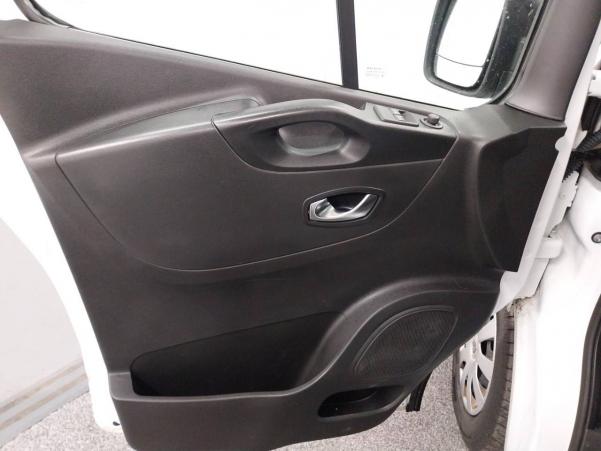 Vente en ligne Renault Trafic 3 Fourgon TRAFIC FGN L1H1 1000 KG DCI 145 ENERGY EDC au prix de 26 990 €