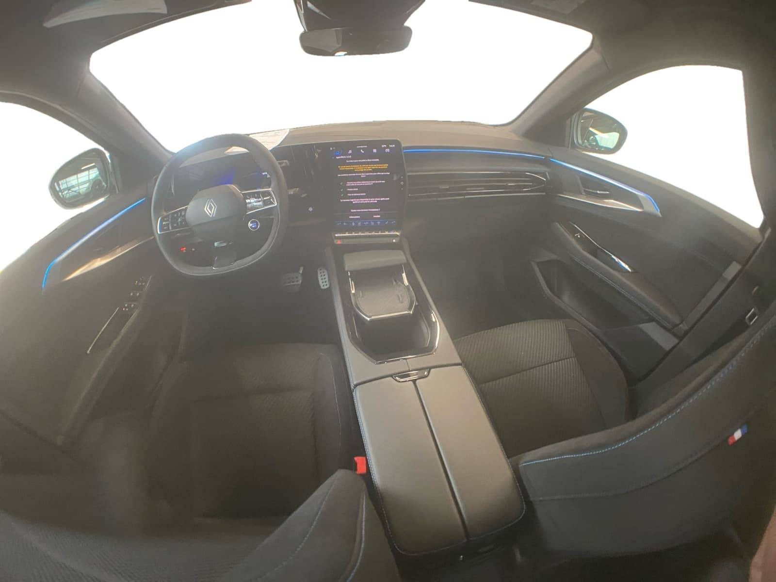 Vente en ligne Renault Espace Espace E-Tech full hybrid 200 GSR2 au prix de 38 490 €