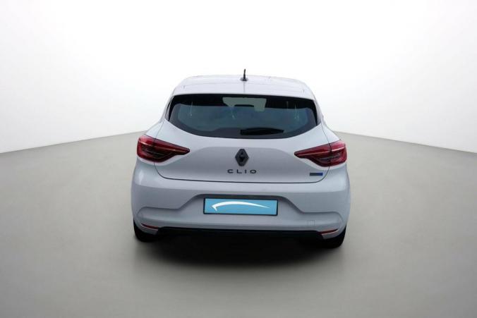 Vente en ligne Renault Clio 5 Clio E-Tech 140 - 21N au prix de 17 990 €