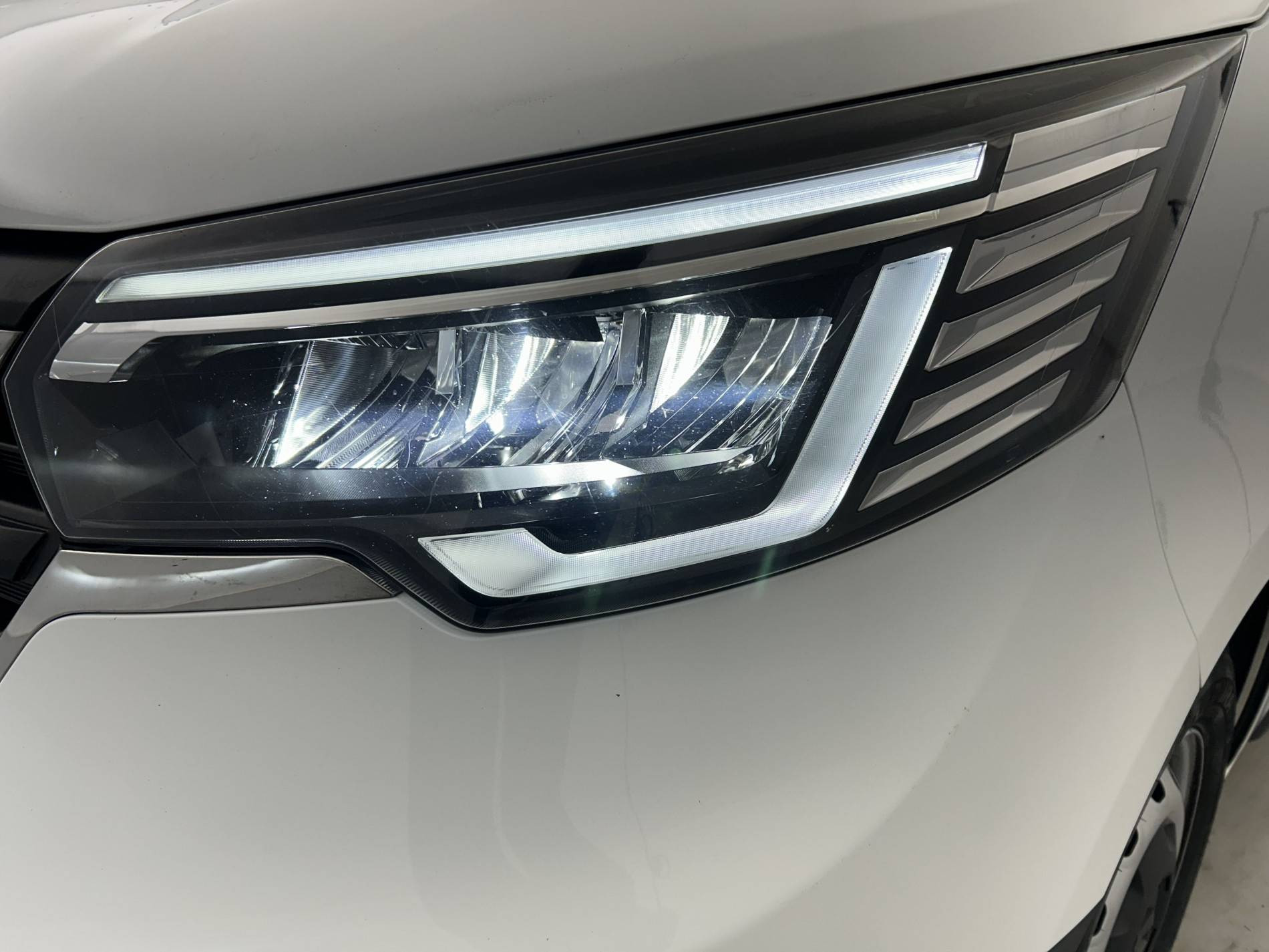 Vente en ligne Renault Trafic 3 Fourgon TRAFIC FGN L1H1 3000 KG BLUE DCI 130 au prix de 20 790 €