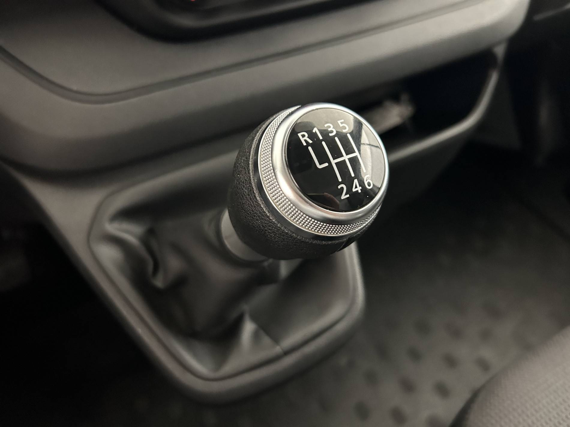 Vente en ligne Renault Trafic 3 Fourgon TRAFIC FGN L1H1 3000 KG BLUE DCI 130 au prix de 20 790 €