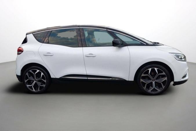 Vente en ligne Renault Scenic 4 Scenic TCe 140 EDC au prix de 22 900 €