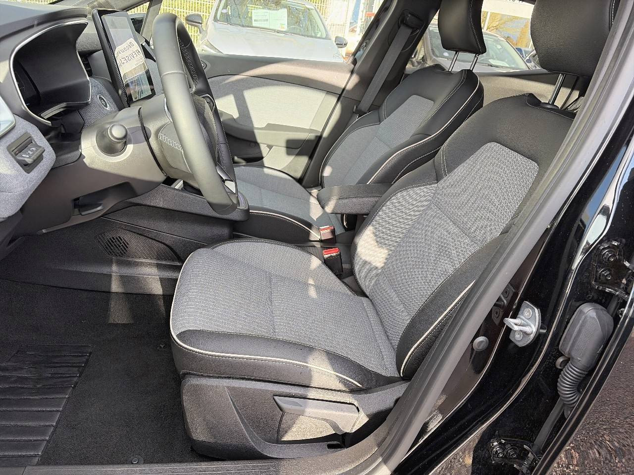 Vente en ligne Renault Clio 5 Clio E-Tech full hybrid 145 ch GSR2 au prix de 21 990 €