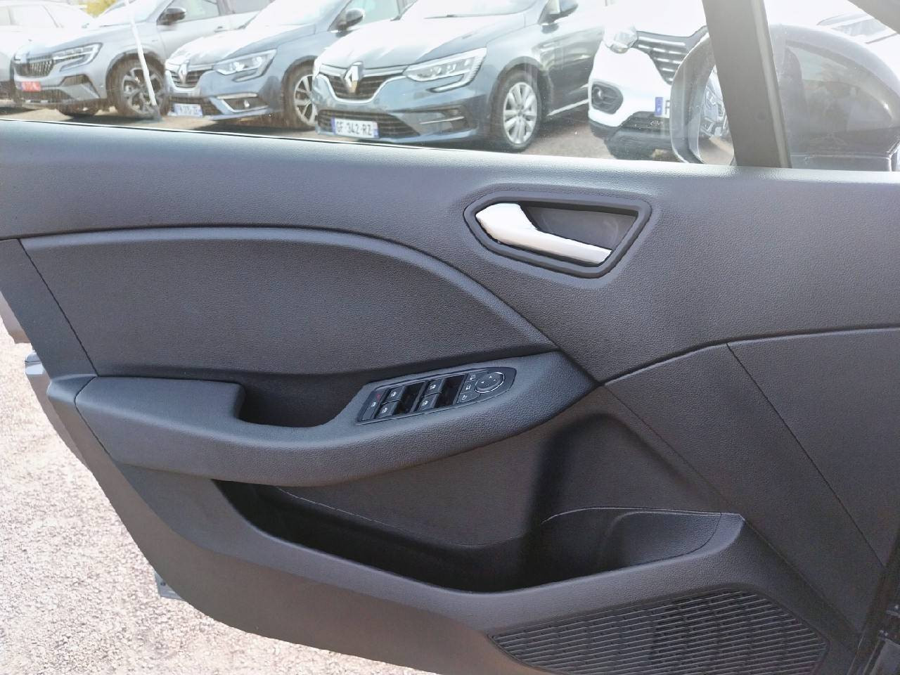 Vente en ligne Renault Clio 5 Clio E-Tech full hybrid 145 au prix de 18 490 €