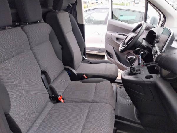 Vente en ligne Citroën Berlingo  XL 950 BLUEHDI 130 S&S BVM6 au prix de 16 490 €