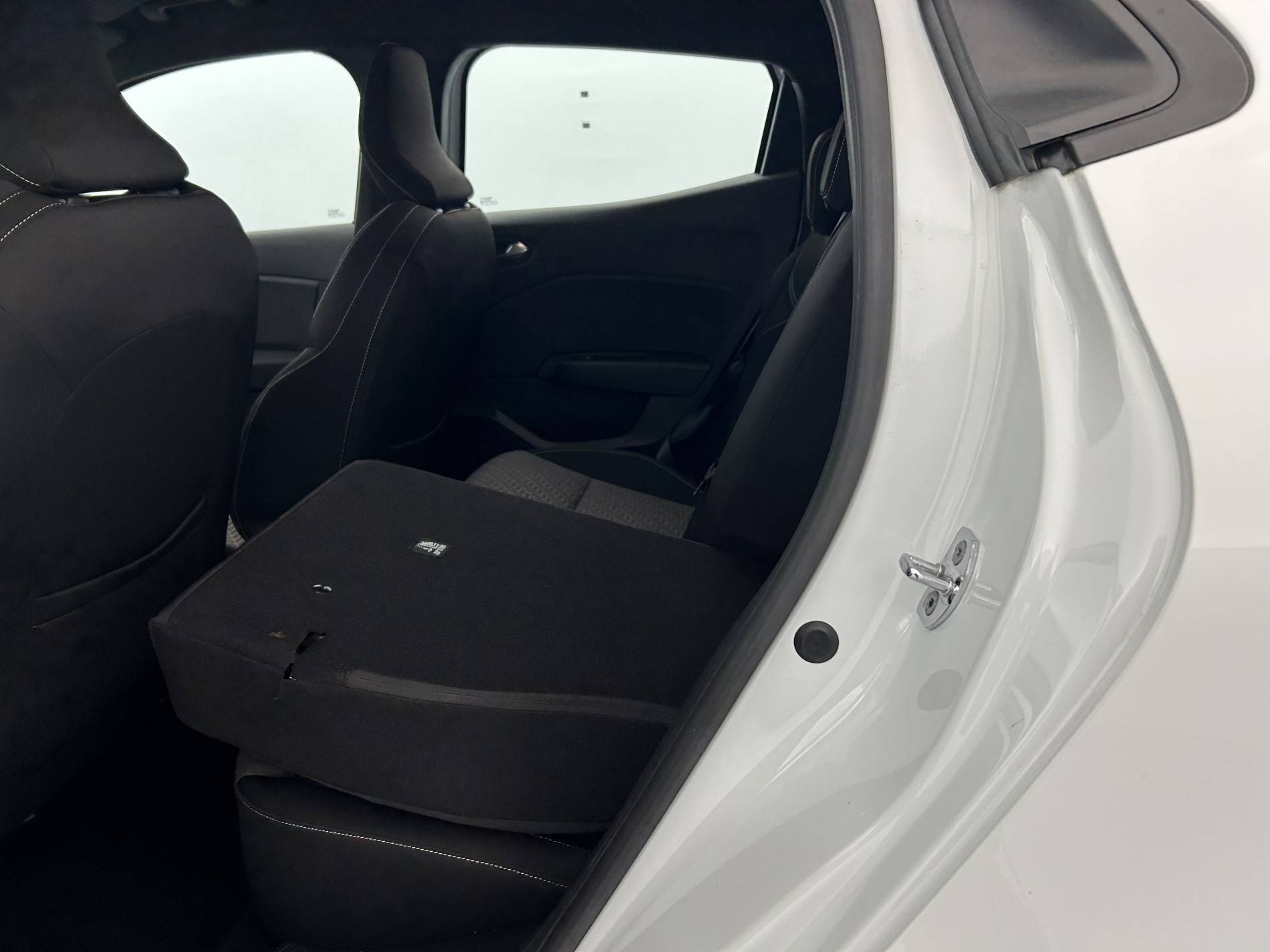 Vente en ligne Renault Clio 5 Clio TCe 90 - 21N au prix de 14 990 €