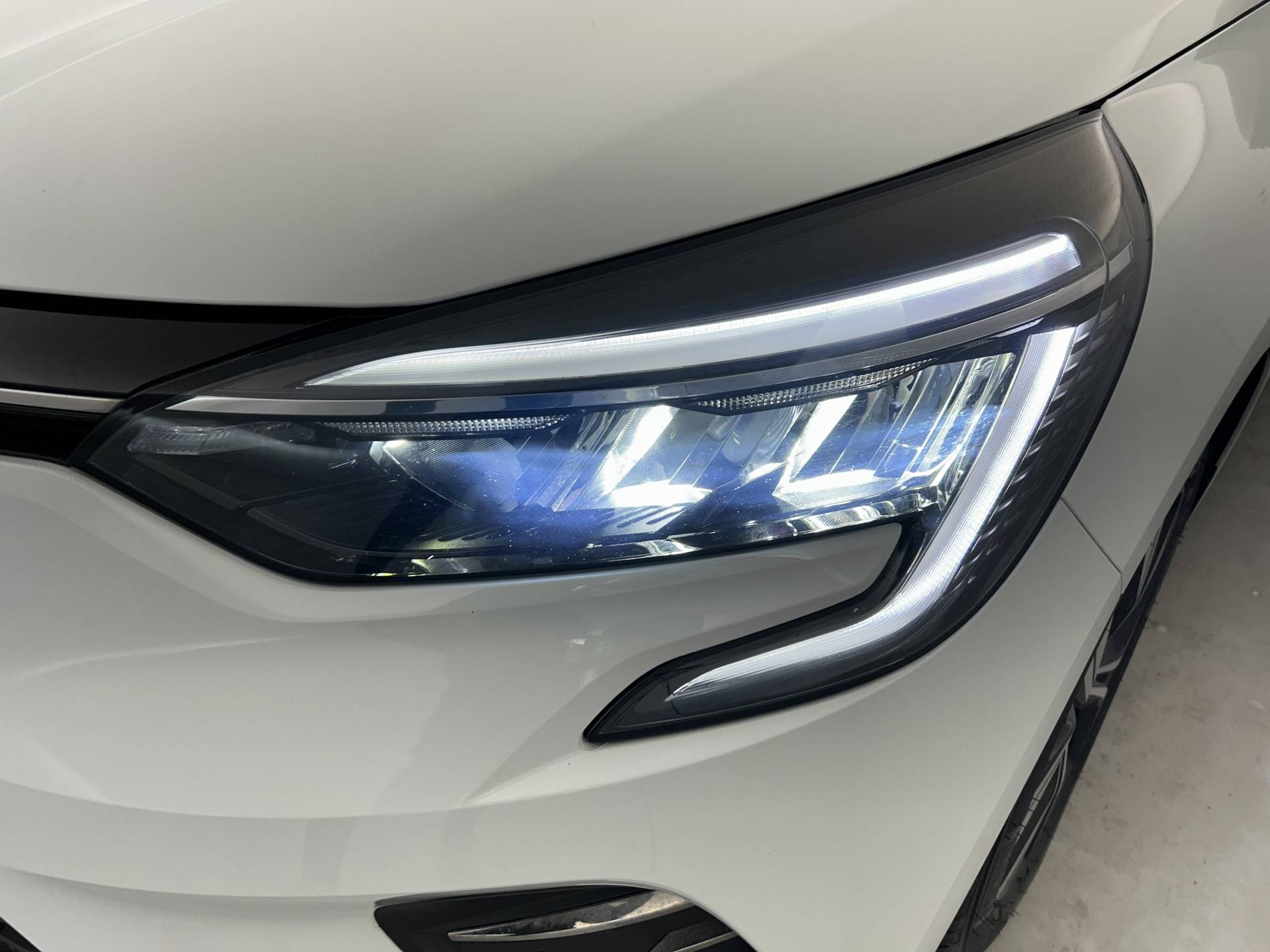 Vente en ligne Renault Clio 5 Clio TCe 90 - 21N au prix de 14 990 €