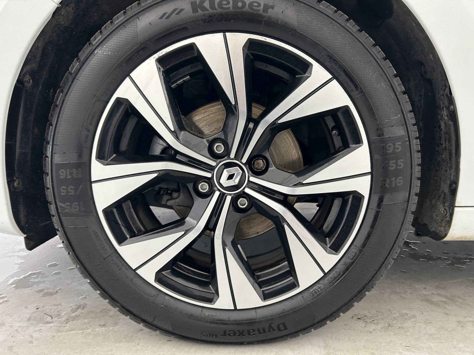 Vente en ligne Renault Clio 5 Clio TCe 90 - 21N au prix de 14 990 €