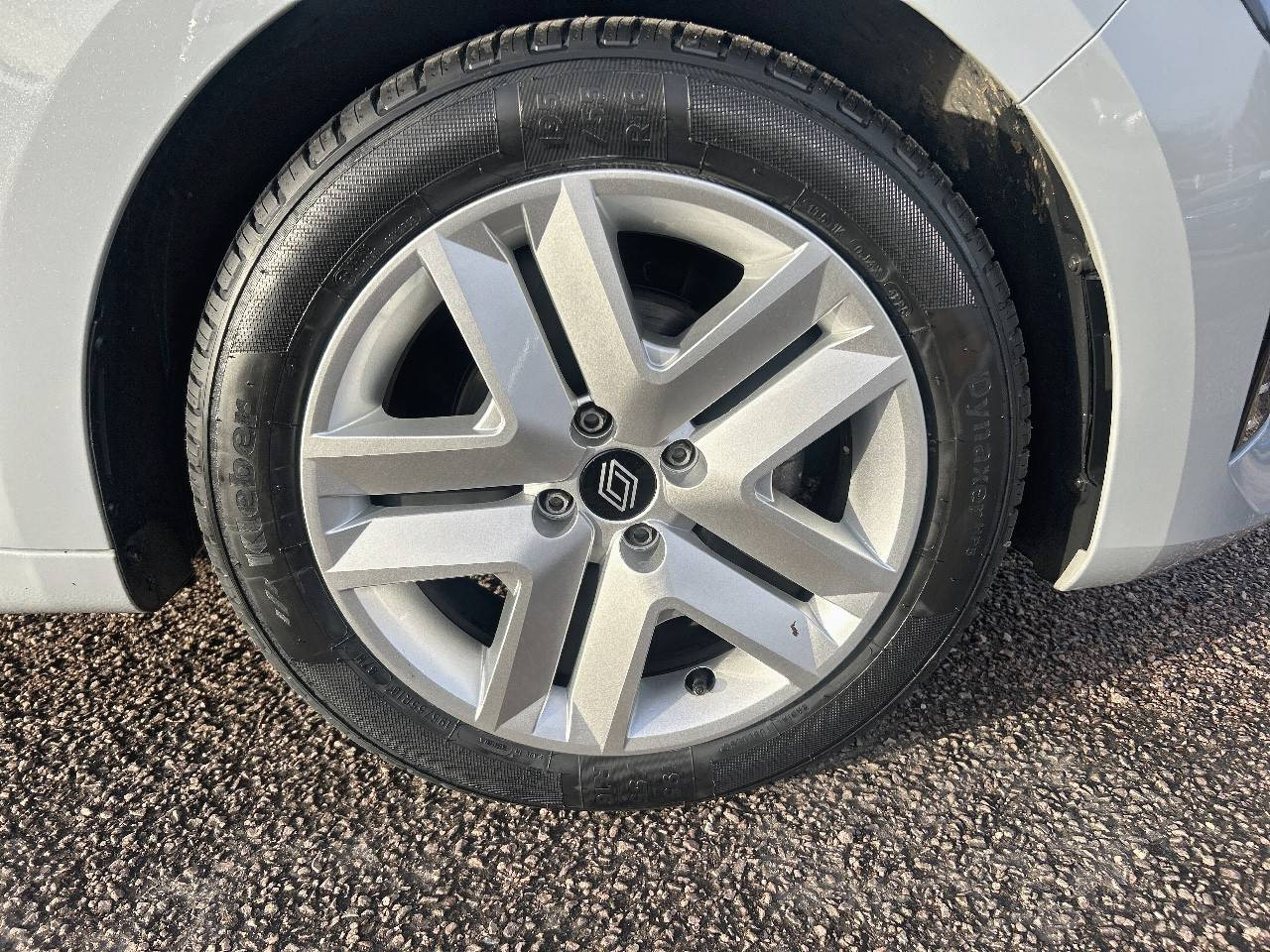 Vente en ligne Renault Clio 5 Clio TCe 90 au prix de 15 990 €