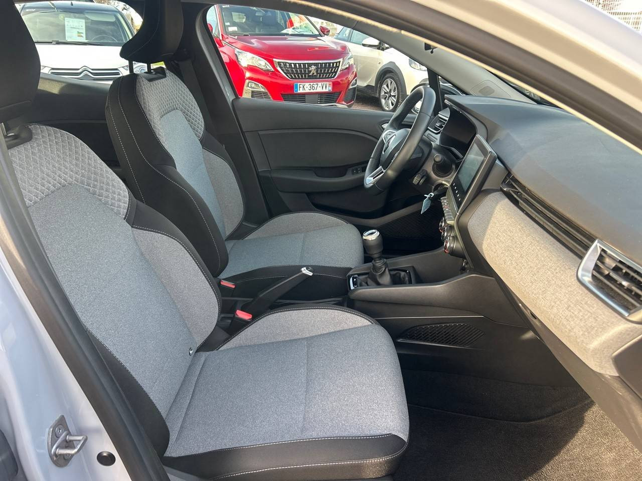 Vente en ligne Renault Clio 5 Clio TCe 90 au prix de 15 990 €