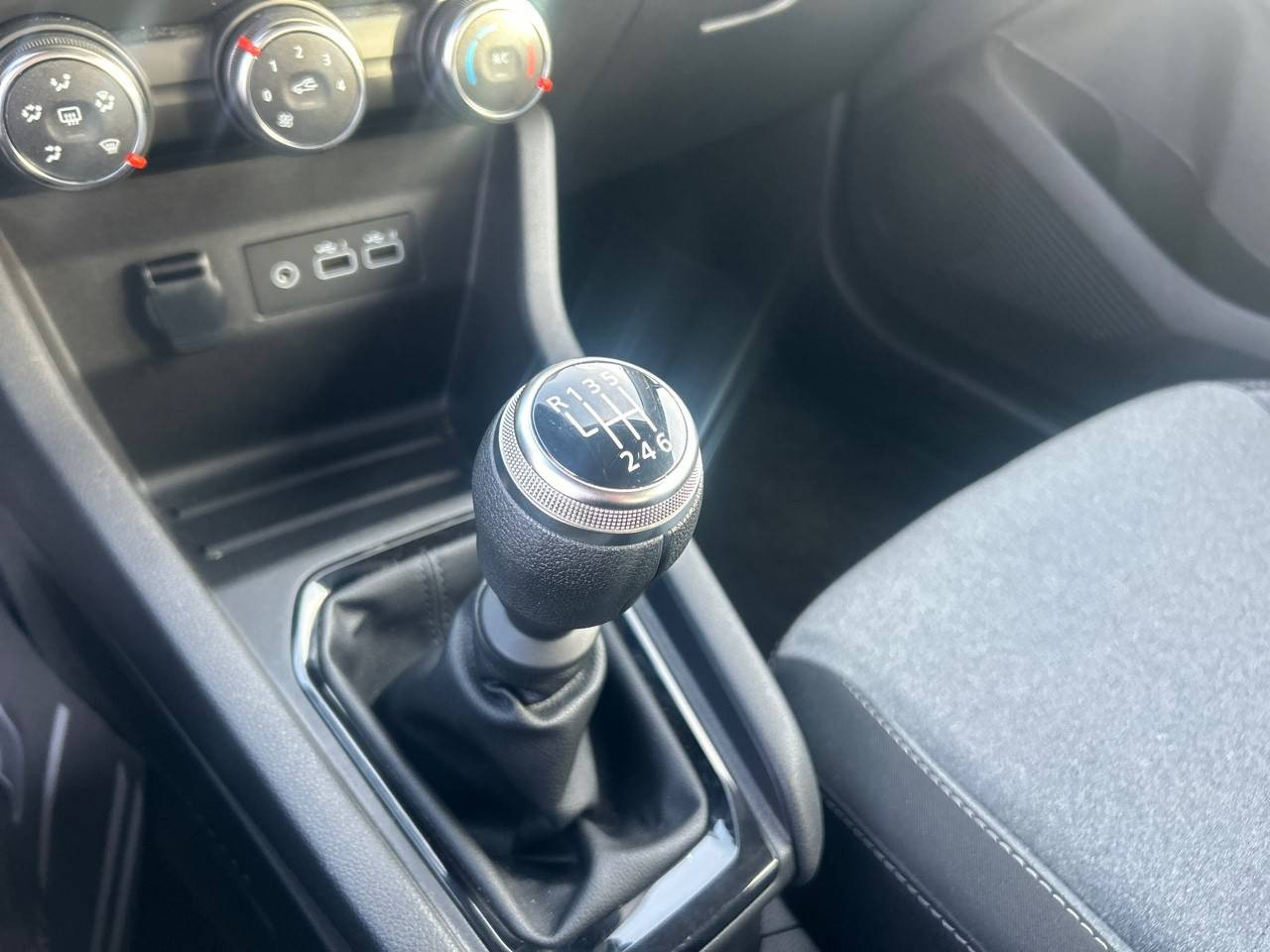 Vente en ligne Renault Clio 5 Clio TCe 90 au prix de 15 990 €