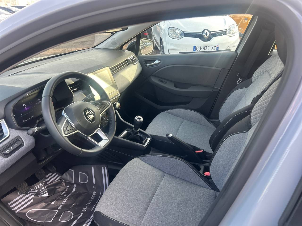 Vente en ligne Renault Clio 5 Clio TCe 90 au prix de 15 990 €