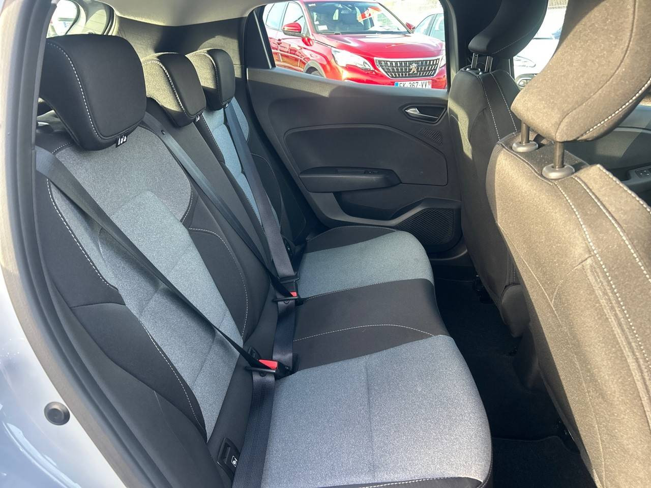 Vente en ligne Renault Clio 5 Clio TCe 90 au prix de 15 990 €