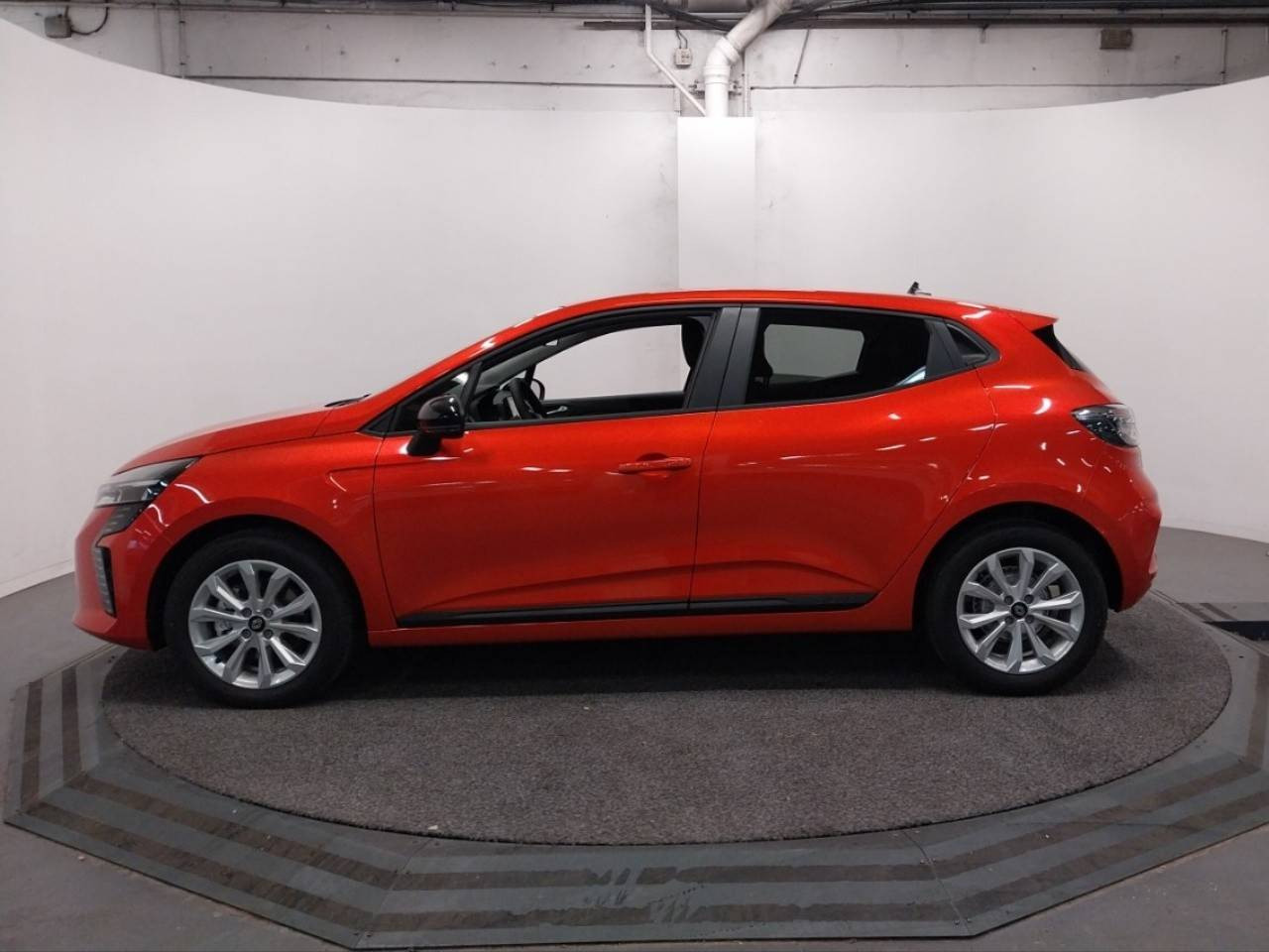 Vente en ligne Renault Clio 5 Clio TCe 90 ch au prix de 17 900 €