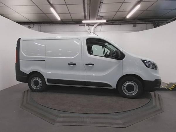 Vente en ligne Renault Trafic 3 Fourgon TRAFIC FGN L1H1 2800 KG BLUE DCI 130 au prix de 30 990 €