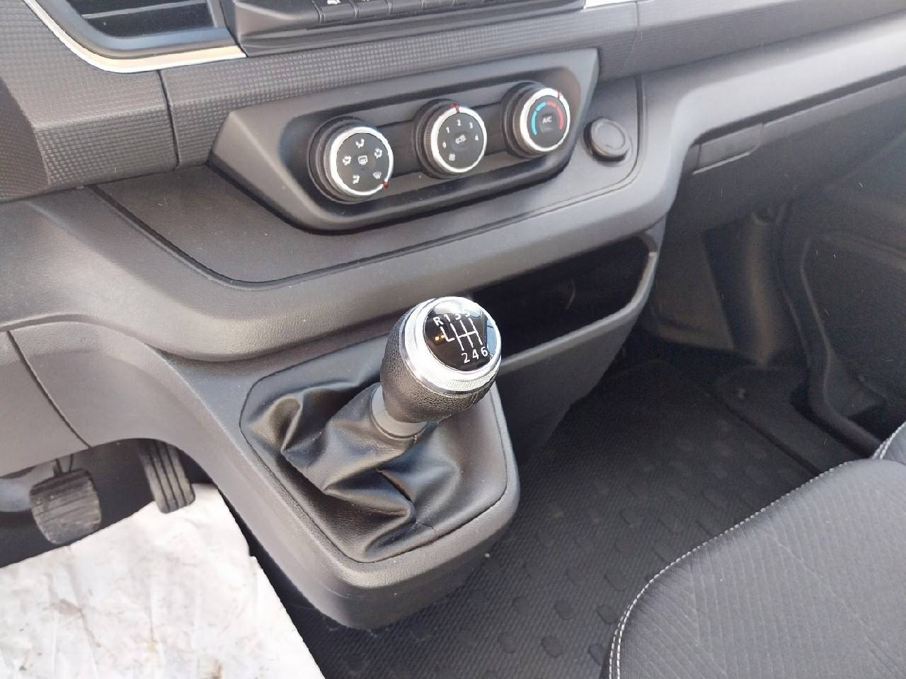 Vente en ligne Renault Trafic 3 Fourgon TRAFIC FGN L2H1 3000 KG BLUE DCI 130 au prix de 24 990 €