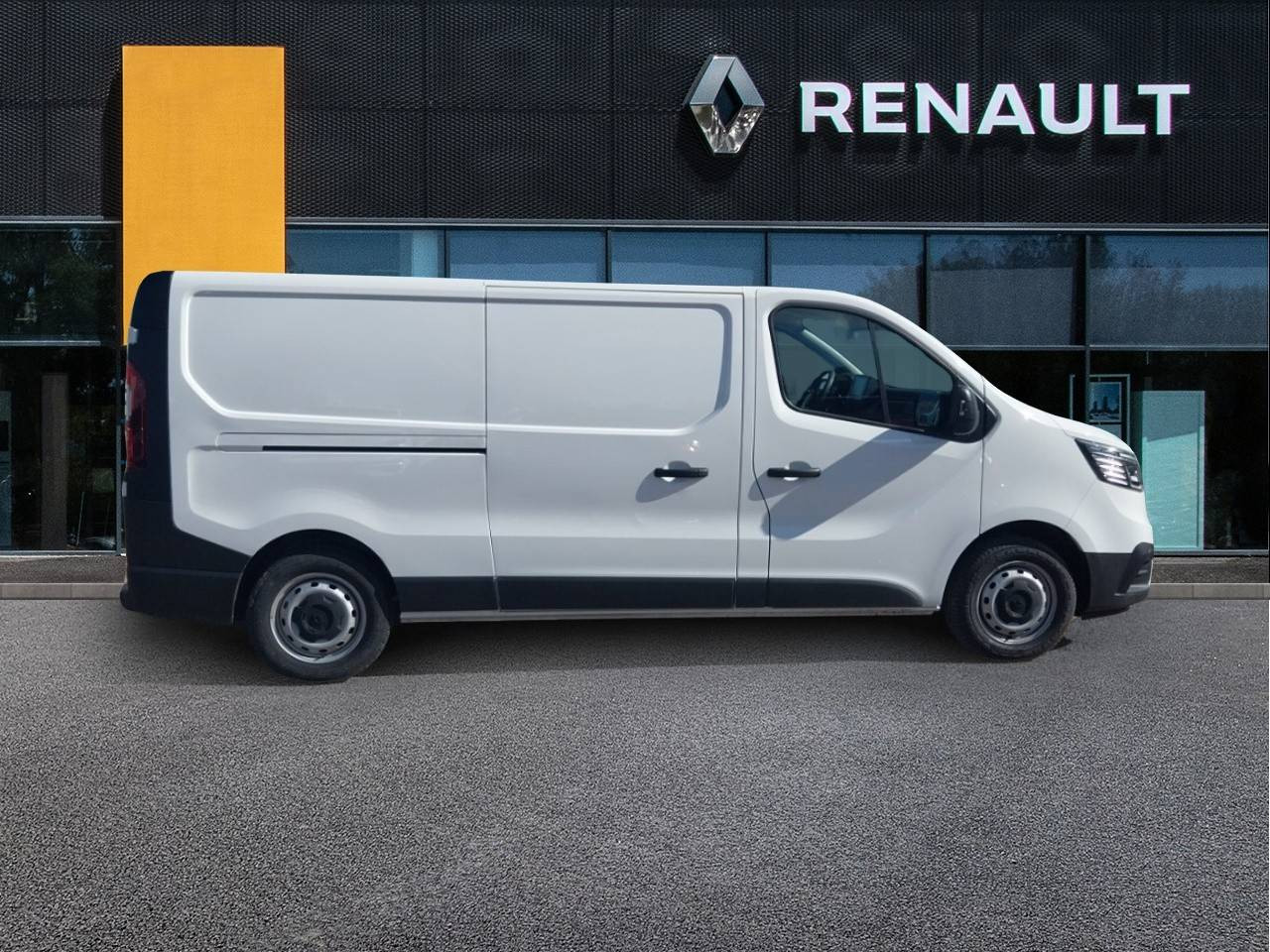 Vente en ligne Renault Trafic 3 Fourgon TRAFIC FGN L2H1 3000 KG BLUE DCI 130 au prix de 24 990 €