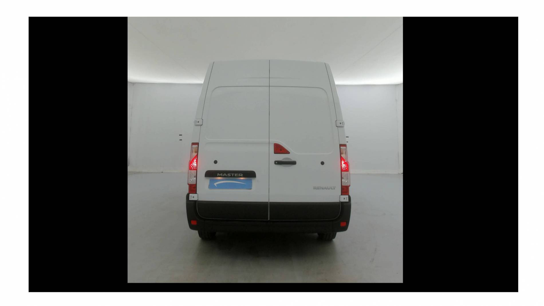 Vente en ligne Renault Master Fourgon MASTER FGN TRAC F3500 L2H2 BLUE DCI 135 au prix de 28 990 €