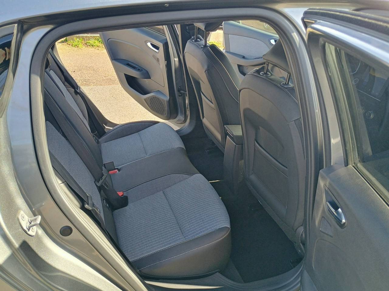 Vente en ligne Renault Clio 5 Clio E-Tech full hybrid 145 ch GSR2 au prix de 22 990 €