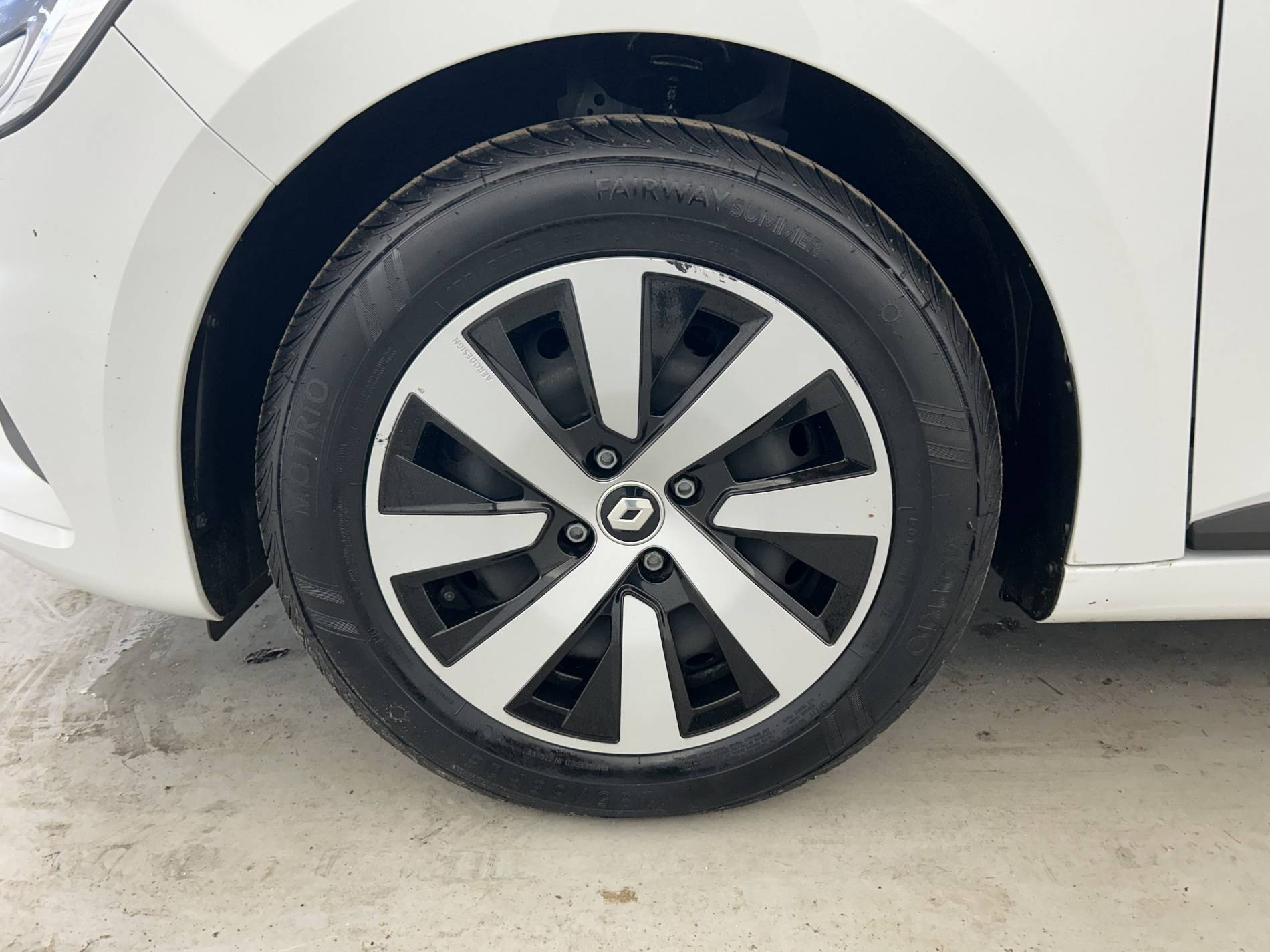 Vente en ligne Renault Clio 5 Clio TCe 90 au prix de 14 490 €