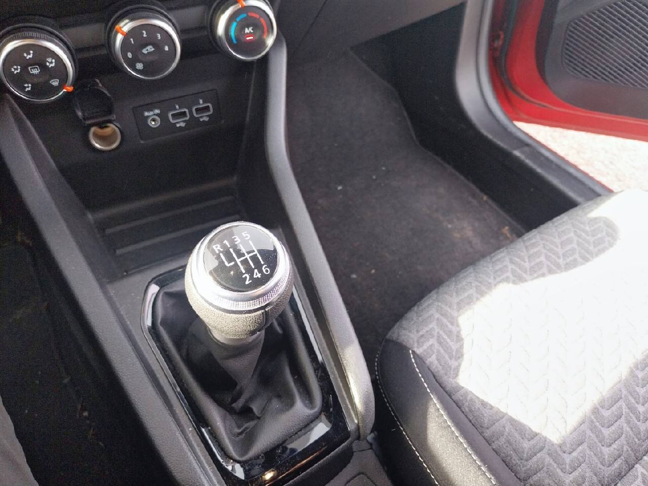 Vente en ligne Renault Clio 5 Clio TCe 90 - 21N au prix de 14 990 €