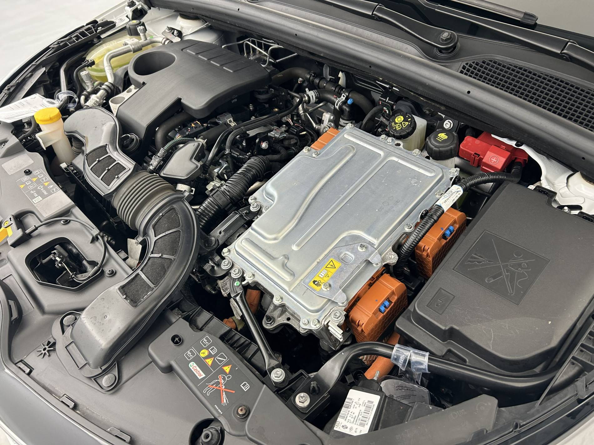 Vente en ligne Renault Clio 5 Clio E-Tech 140 - 21N au prix de 16 590 €