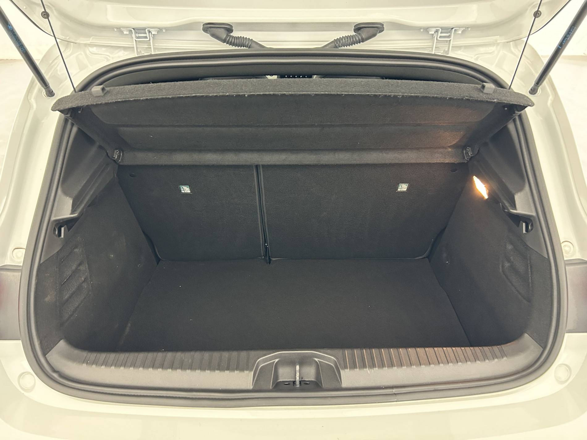 Vente en ligne Renault Clio 5 Clio E-Tech 140 - 21N au prix de 16 590 €