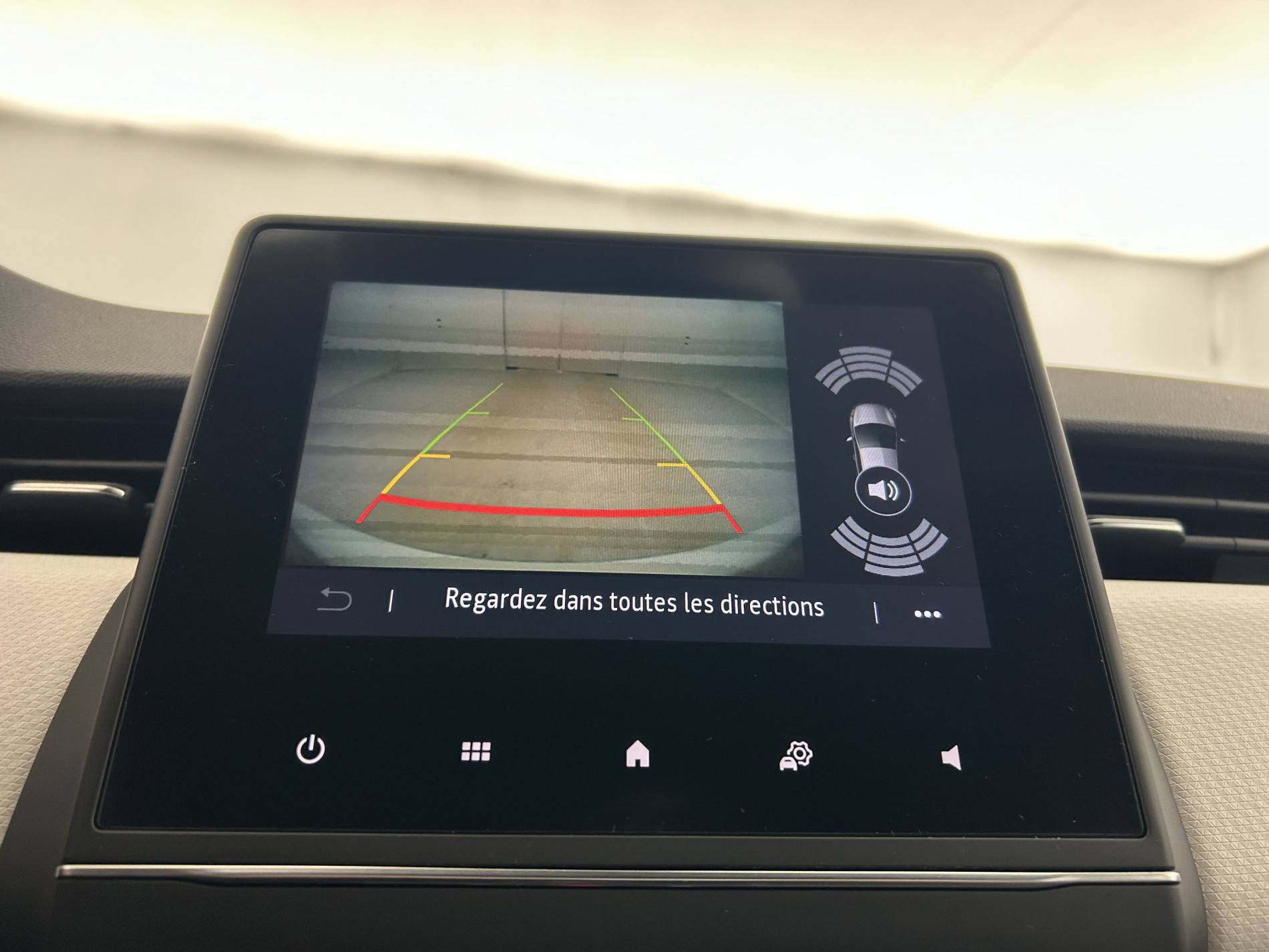 Vente en ligne Renault Clio 5 Clio E-Tech 140 - 21N au prix de 16 590 €