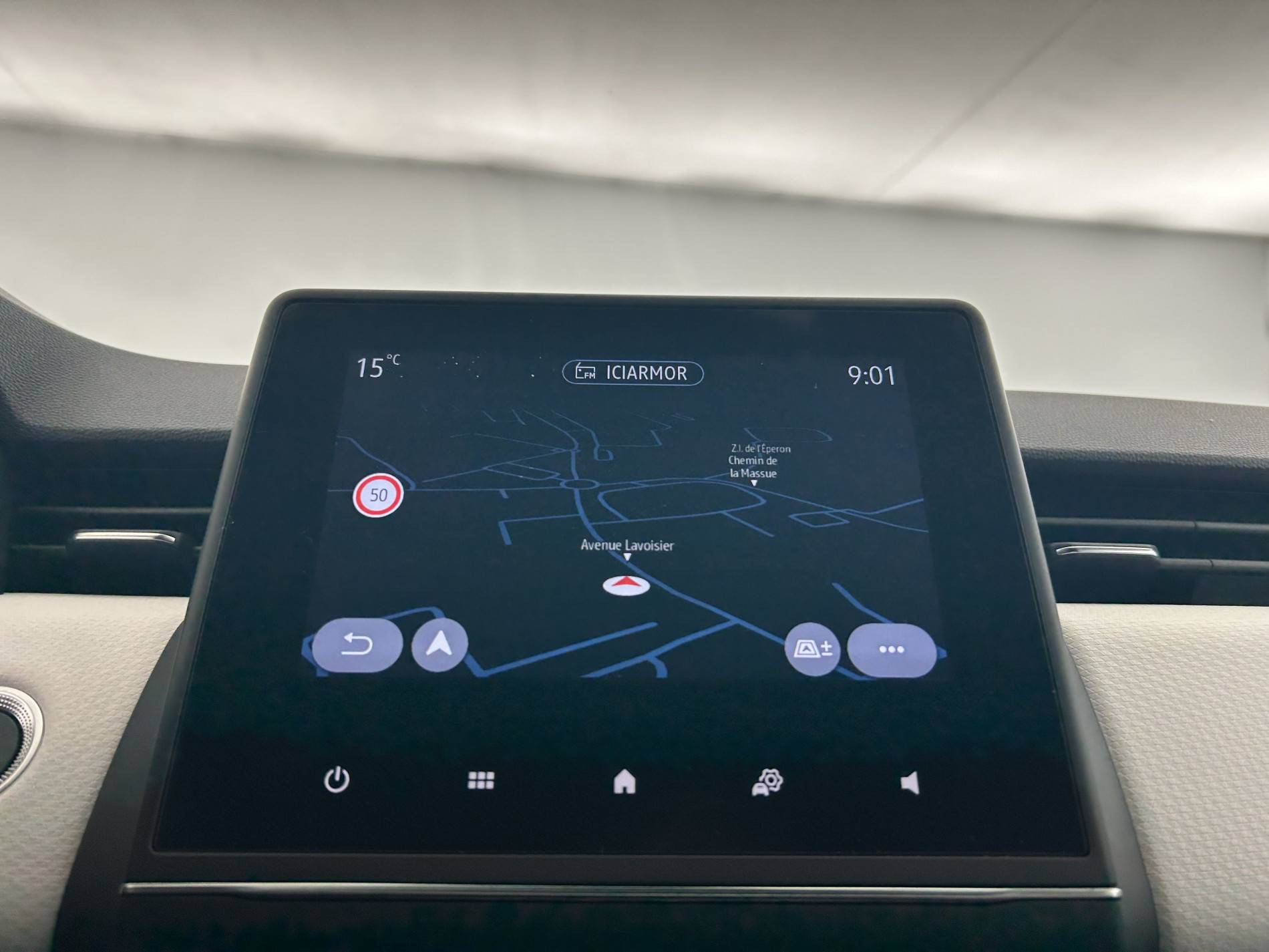 Vente en ligne Renault Clio 5 Clio E-Tech 140 - 21N au prix de 16 590 €