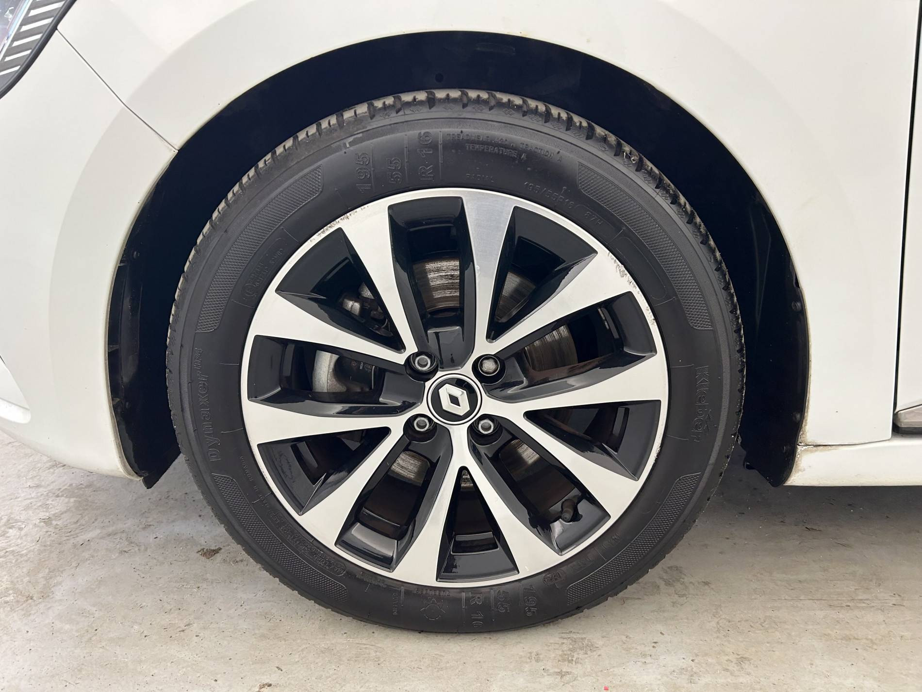 Vente en ligne Renault Clio 5 Clio E-Tech 140 - 21N au prix de 16 590 €