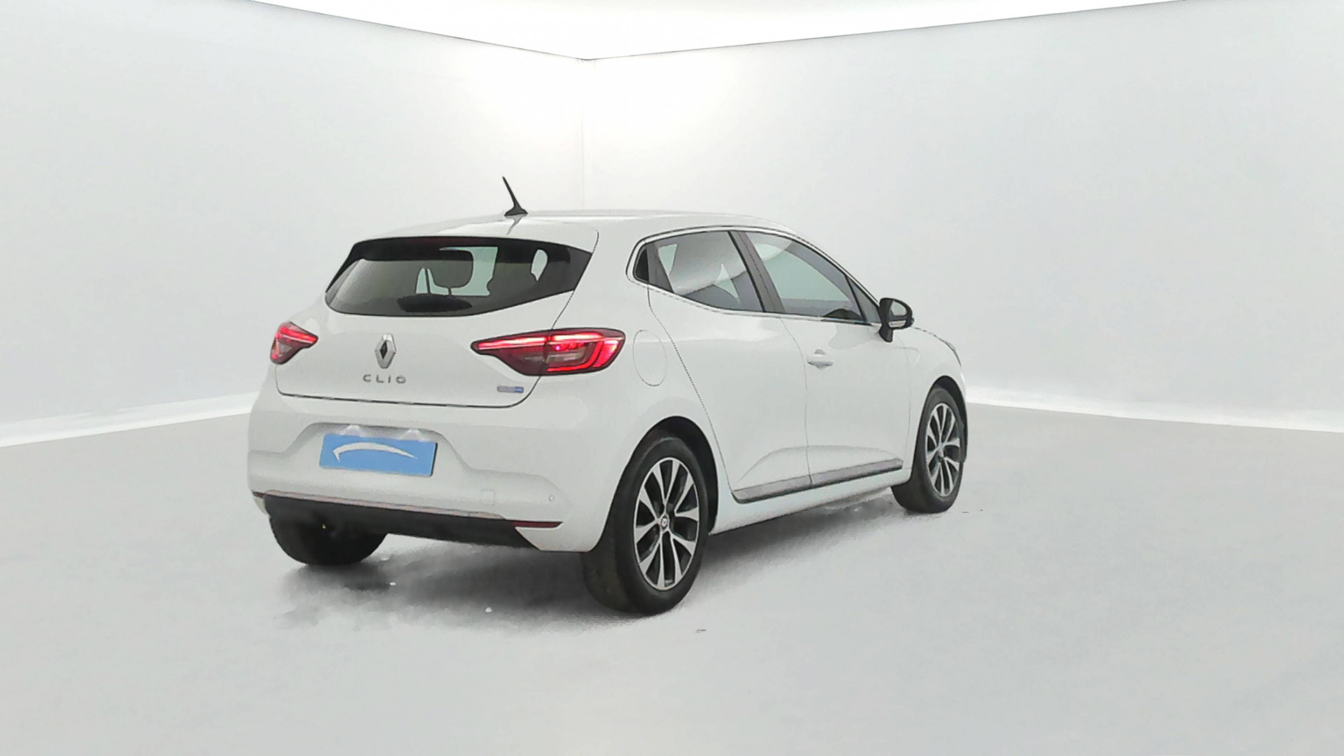 Vente en ligne Renault Clio 5 Clio E-Tech 140 - 21N au prix de 16 590 €