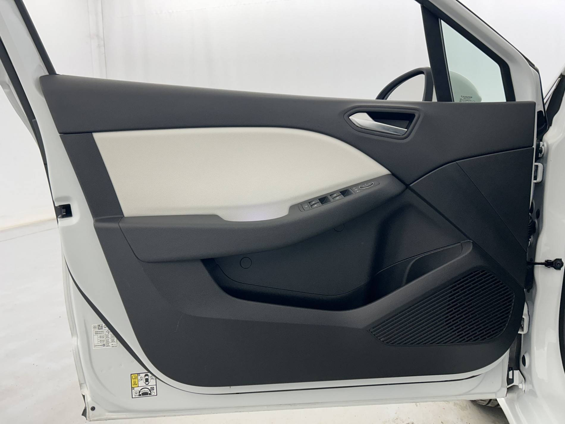 Vente en ligne Renault Clio 5 Clio E-Tech 140 - 21N au prix de 16 590 €